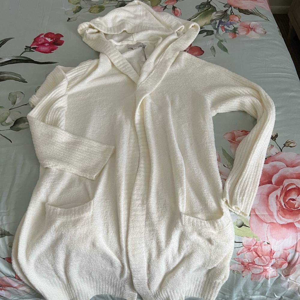 Cozy White Hooded Sweater by Barefoot Dreams. XL. Nothing softer on market NWT